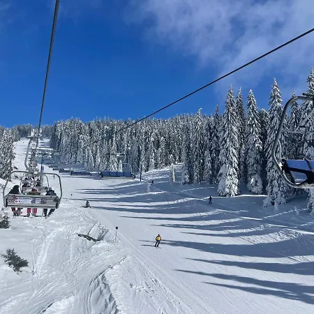 Woodside & By Slopeview *