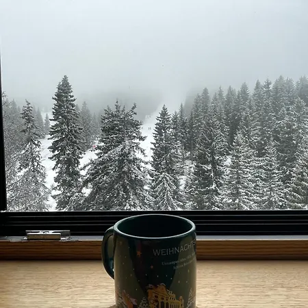 Woodside & By Slopeview *